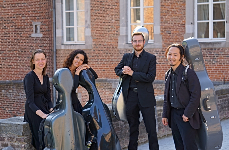 de2df791682f079f8397226a3ff38bc7_XL